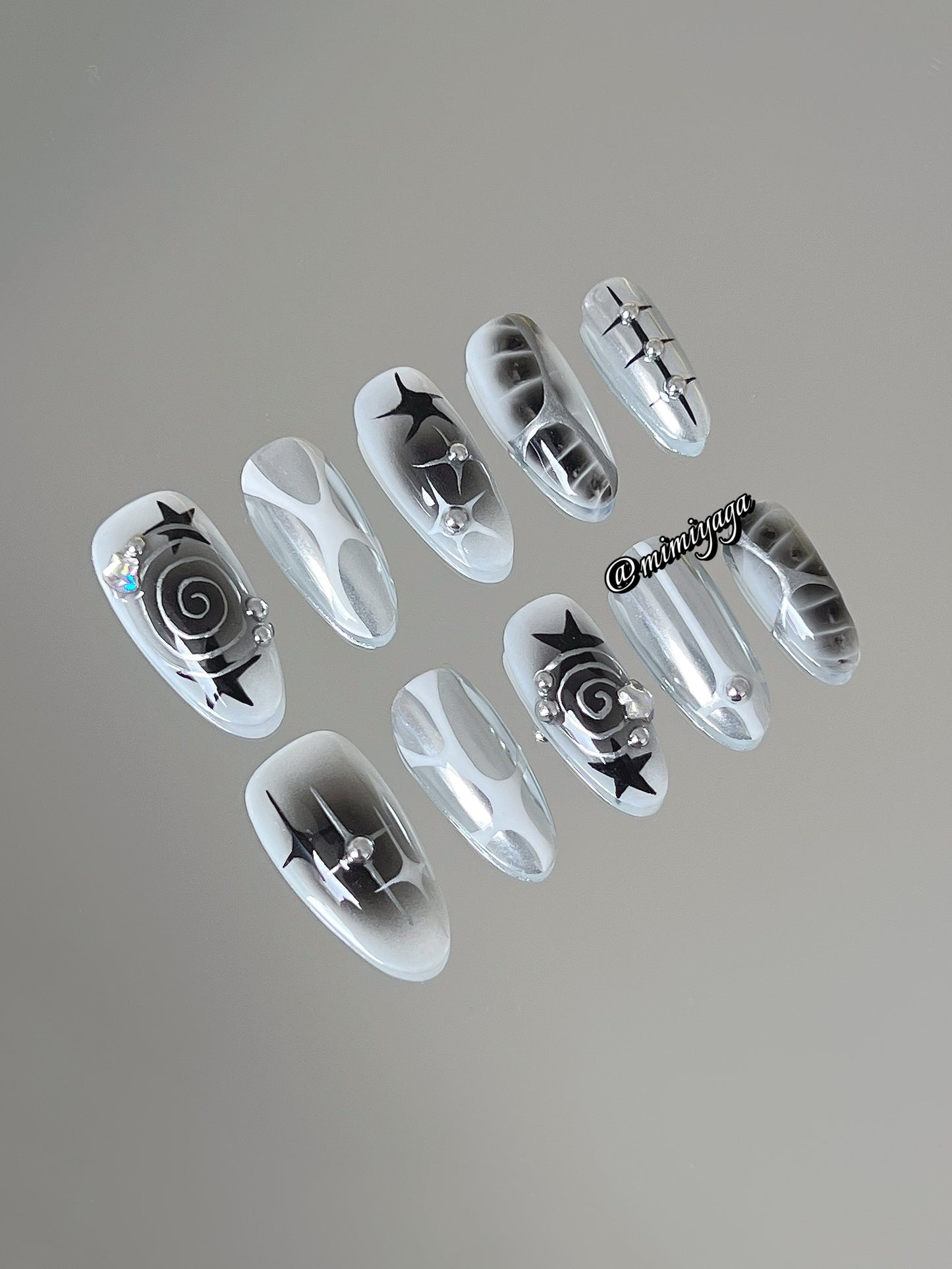 Monochrome Orbit