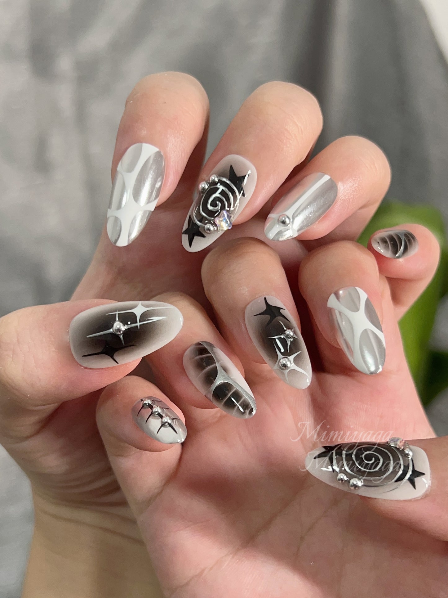 Monochrome Orbit