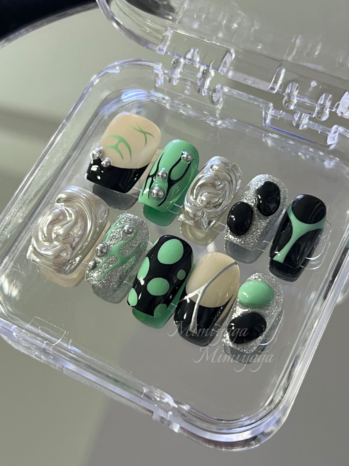 Alien black green metal