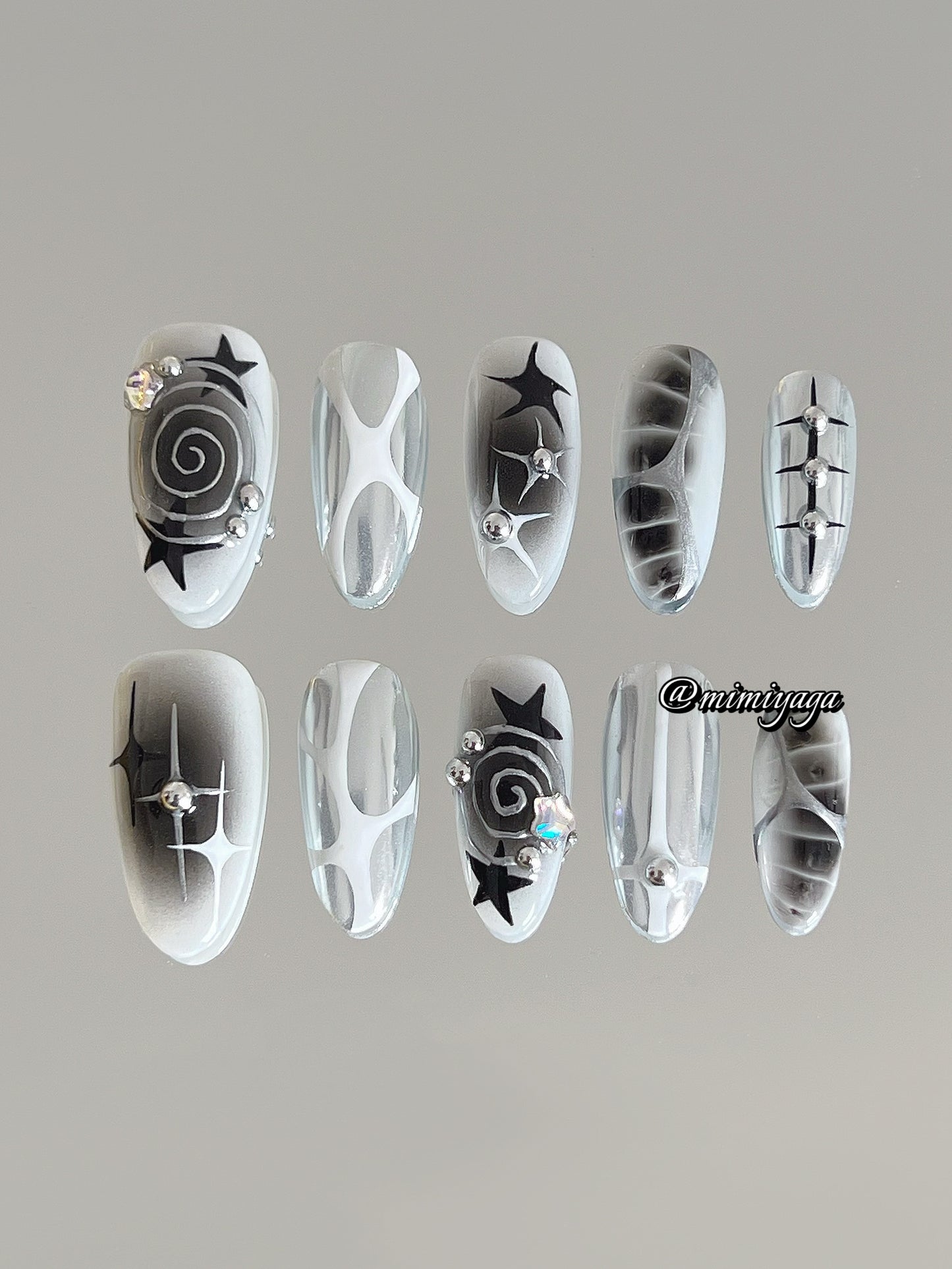 Monochrome Orbit